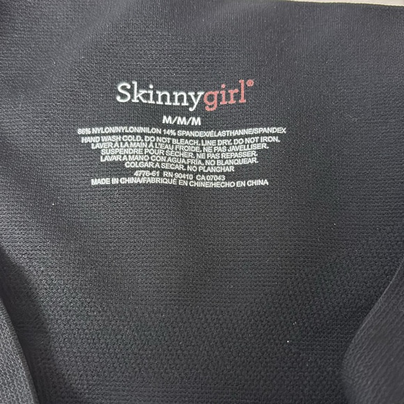 Skinny Girl Shorts - Picture 2 of 2